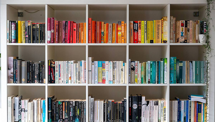 How Should Bookshelf Arrangement Be? A Step-by-Step Organizing Guide