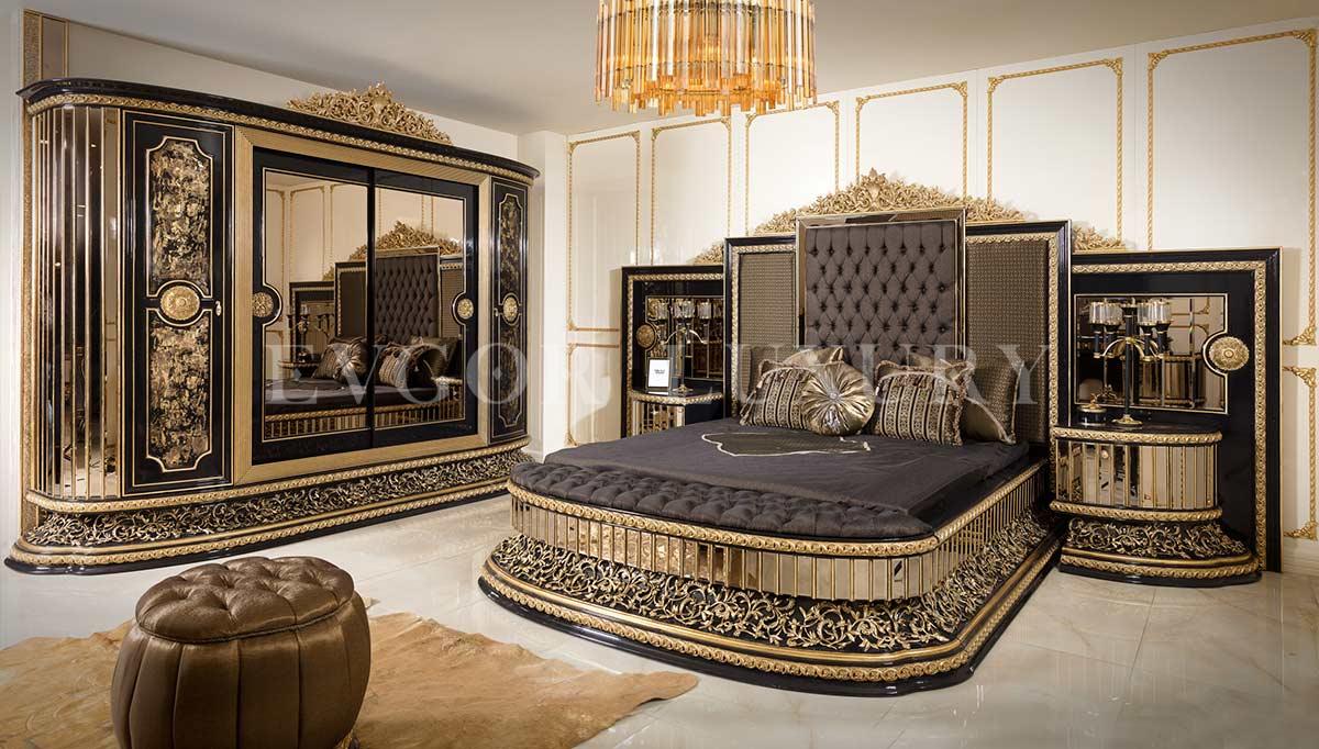Mahackale Black Classic Bedroom